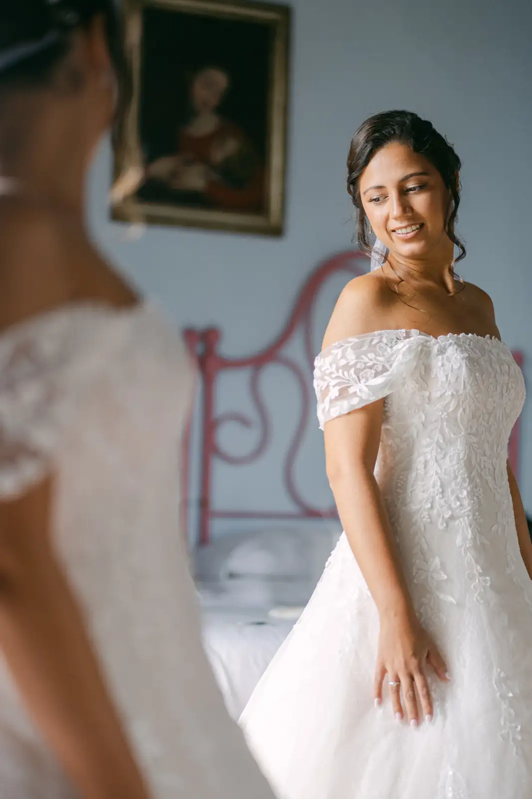 Ritratto della sposa durante i preparativi