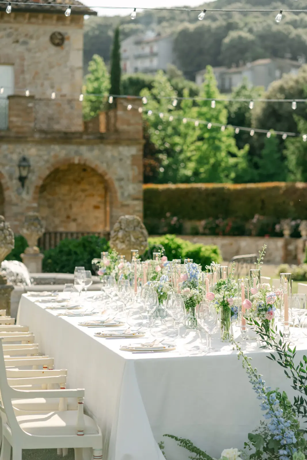 Reception table setting italian garden