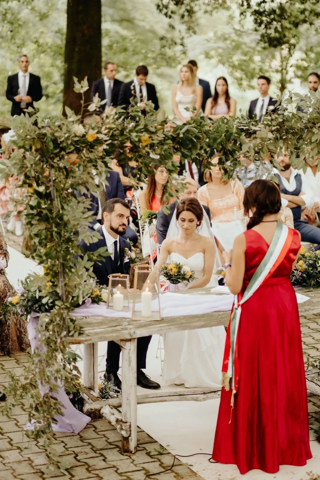 Borgo san faustino villa laura wedding party group photo
