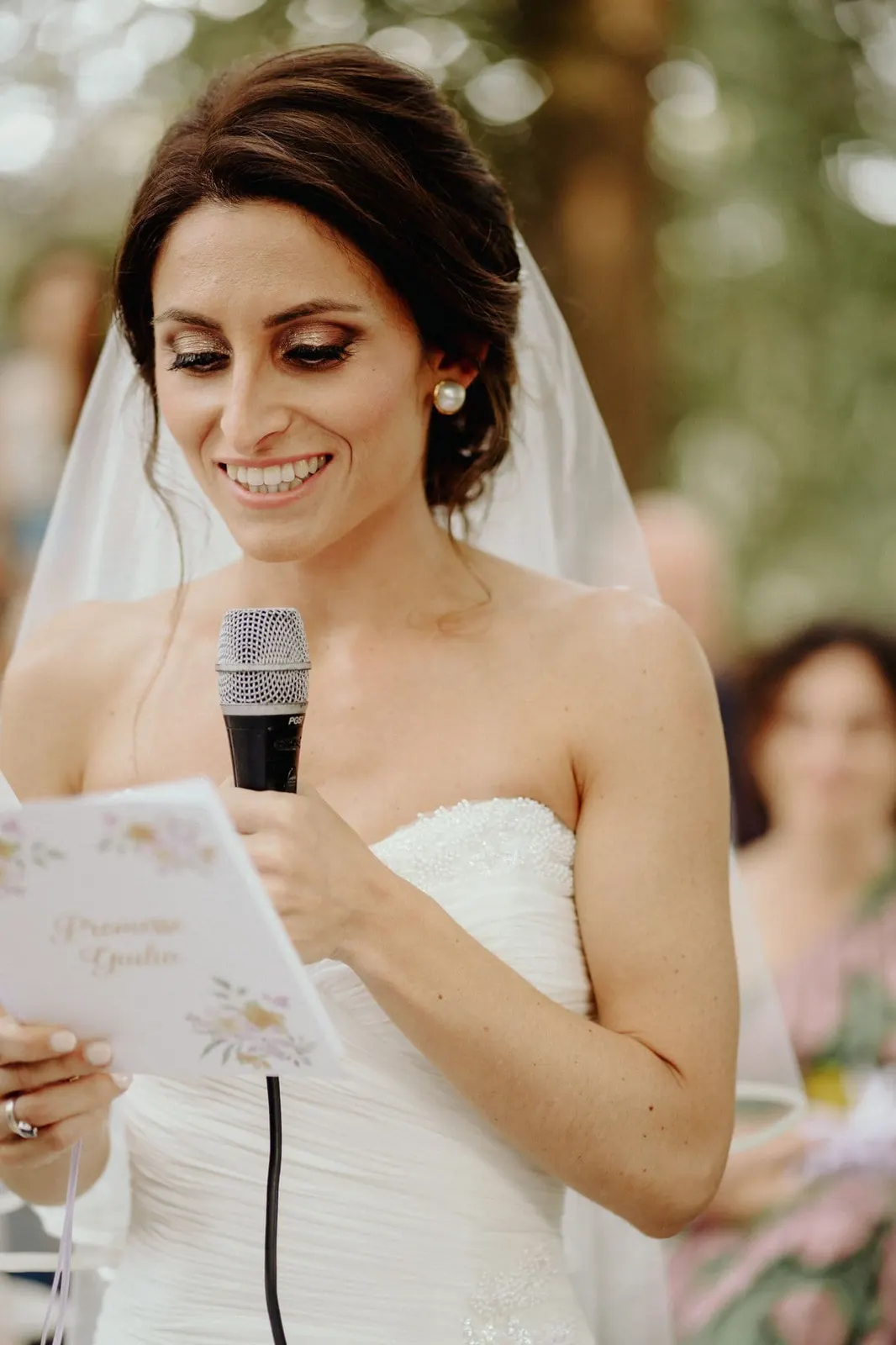 Borgo san faustino villa laura bride elegant pose