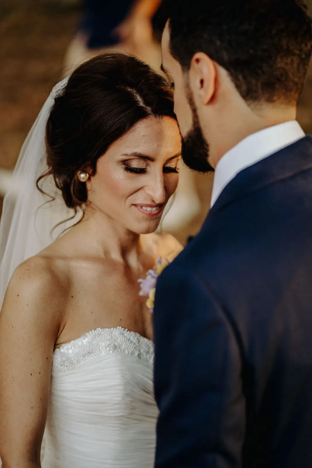 Borgo san faustino villa laura couple kiss romantic